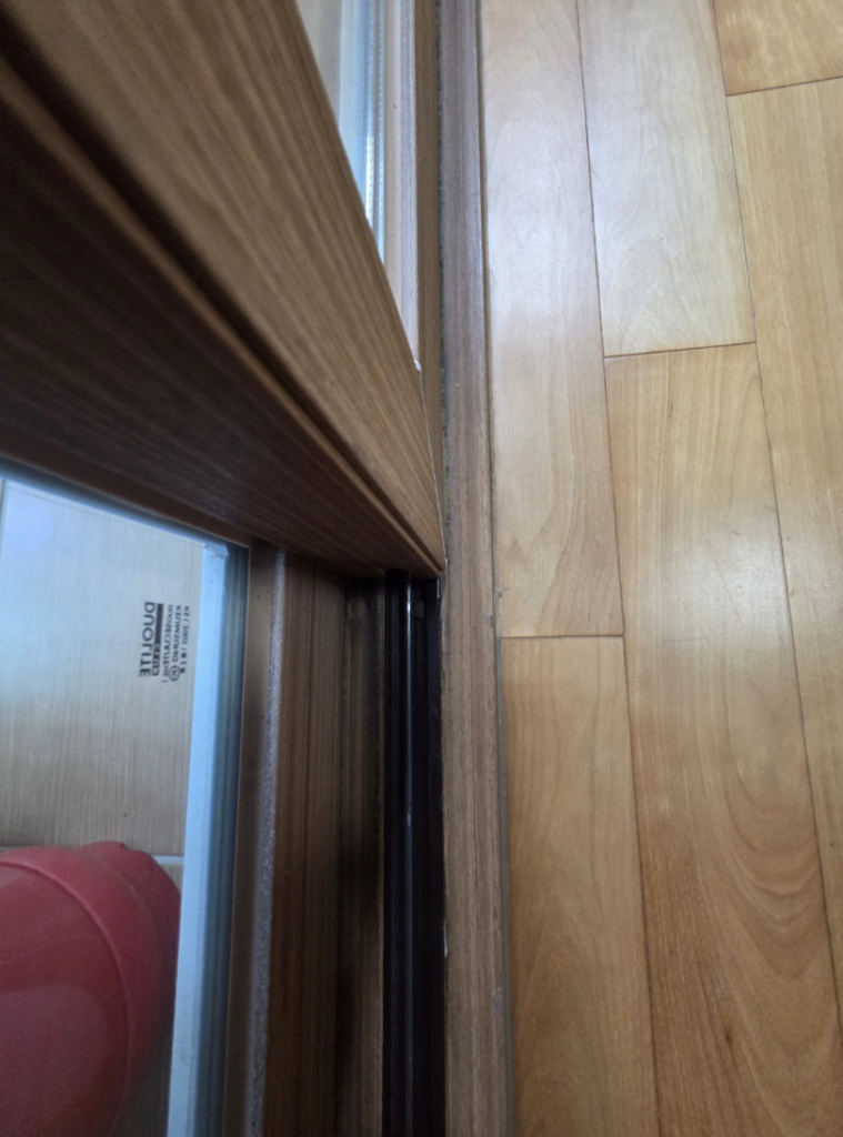 울산 창문 틈새 바람 걱정 줄이는 샤시로라교체 후기, 문 처짐 점검으로 달라진 사용감 창문 틈새 바람 걱정 줄이는 샤시로라교체 후기, 문 처짐 점검으로 달라진 사용감