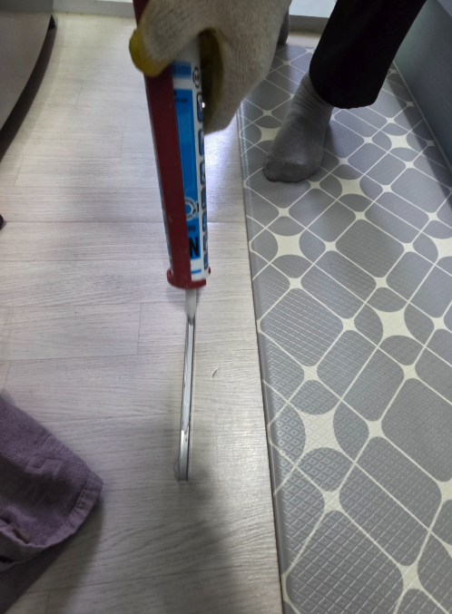 울산 샤시 레일 수리부터 창문 외풍 차단까지 진행한 현대토탈 하동·고성 현장