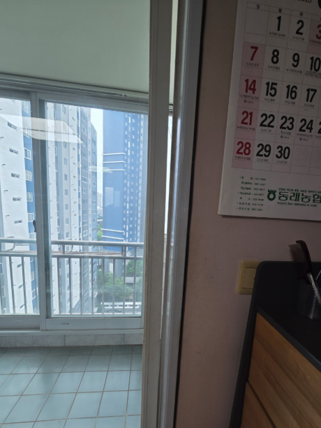 부산 샤시 로라 교체로 베란다문 처짐 해결, 창문 외풍까지 점검한 현장 이야기