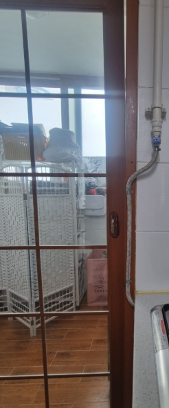 울산 하동·고성 베란다 샷시문 걸림, 레일 파손 보수와 창틀 틈새 수리 현장 울산 하동·고성 베란다 샷시문 걸림, 레일 파손 보수와 창틀 틈새 수리 현장