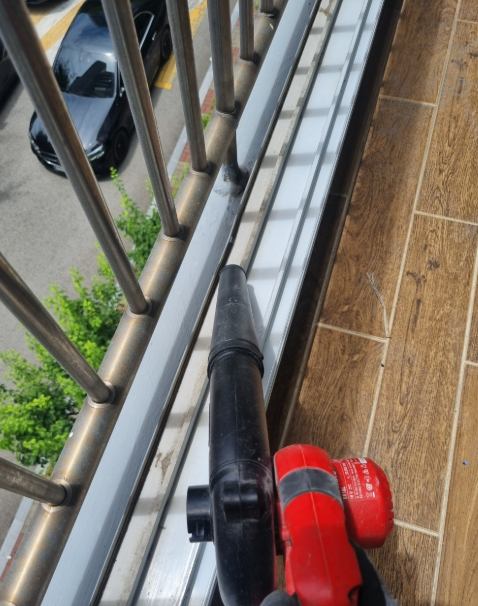 울산 하동 고성 샷시 모헤어 교체 베란다 창문 바람막이 방풍 시공 현장