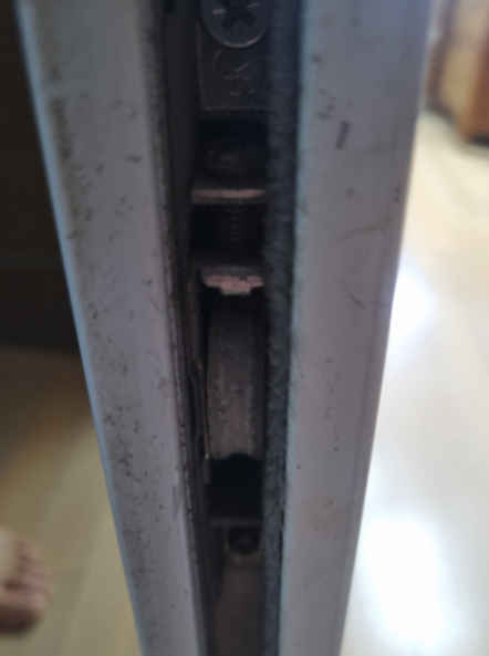 부산 샤시레일 파손 수리, 베란다문 로라교체로 문 걸림 해결